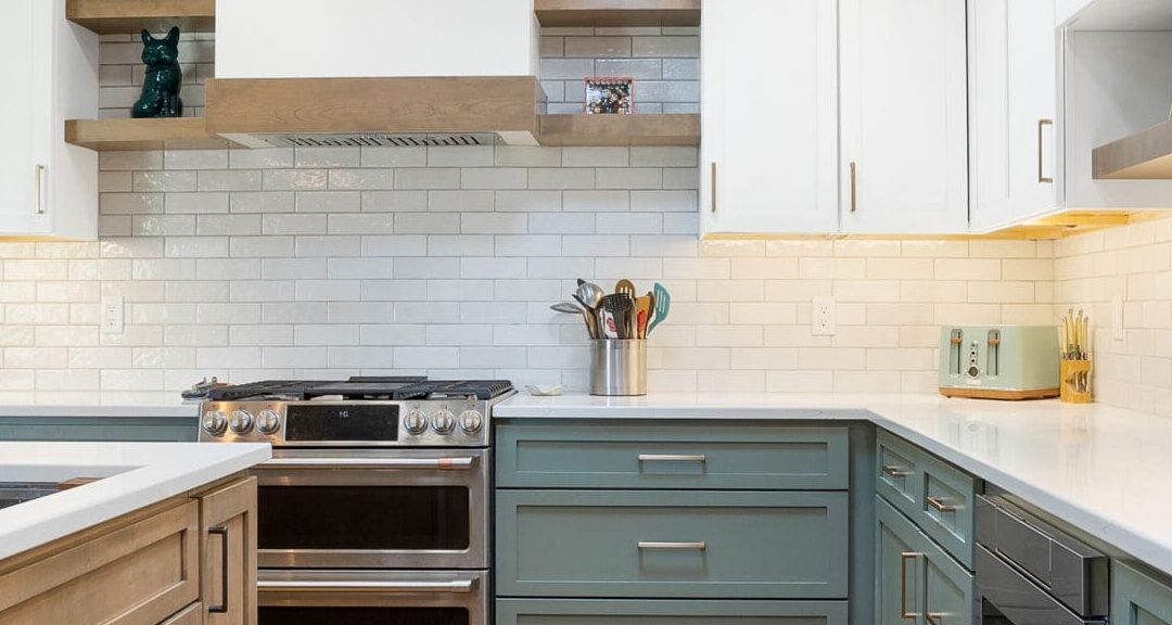 Warm, Earthy Tones: The Top Cabinetry Trend for 2025